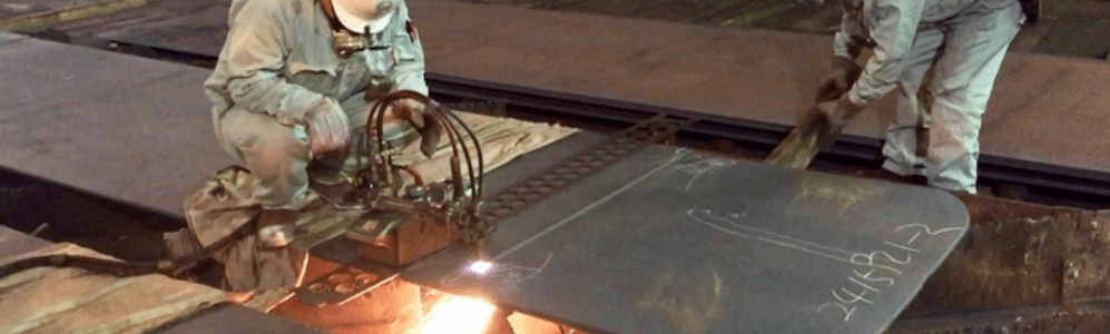 厚板加工作業風景