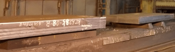 スラブ疵取作業風景